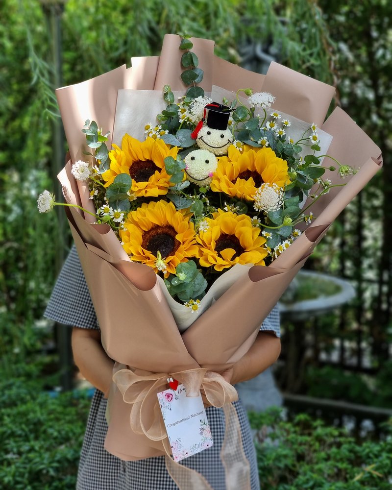 Congratulations Bouquets No. 18, arranged by ChorPhaka Florist