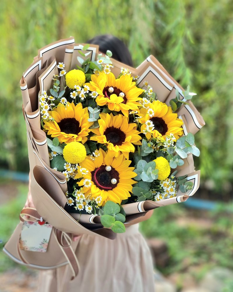 Congratulations Bouquets No. 25, arranged by ChorPhaka Florist