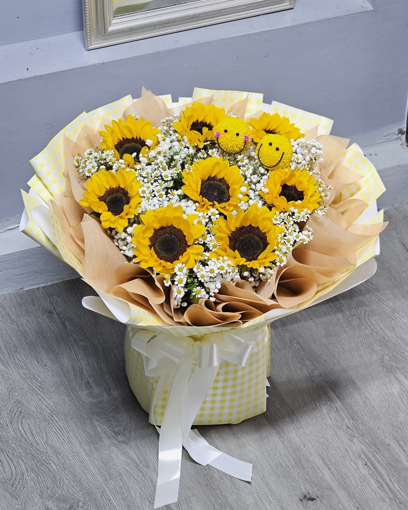 Congratulations Bouquets No. 72, arranged by ChorPhaka Florist