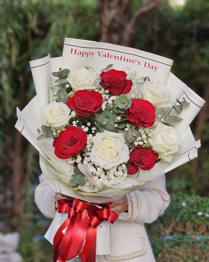 Fresh Flower Bouquets No. 23, arranged by ChorPhaka Florist
