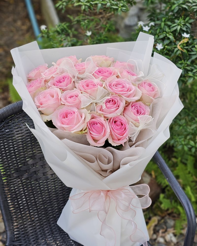Fresh Flower Bouquets No. 35, arranged by ChorPhaka Florist