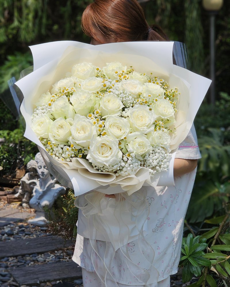 Fresh Flower Bouquets No. 70, arranged by ChorPhaka Florist