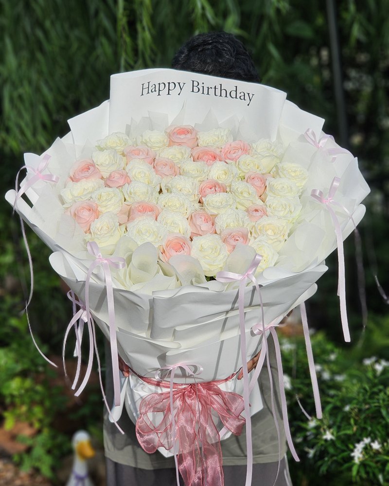 Fresh Flower Bouquets No. 77, arranged by ChorPhaka Florist