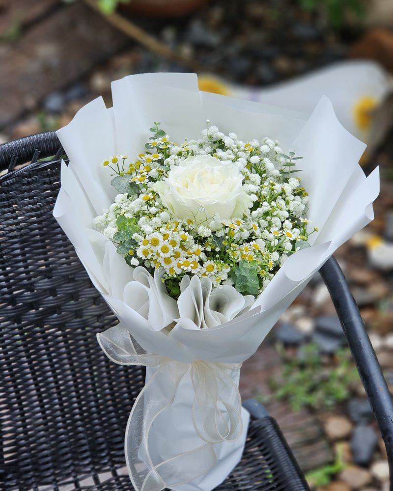 Fresh Flower Bouquets No. 80, arranged by ChorPhaka Florist