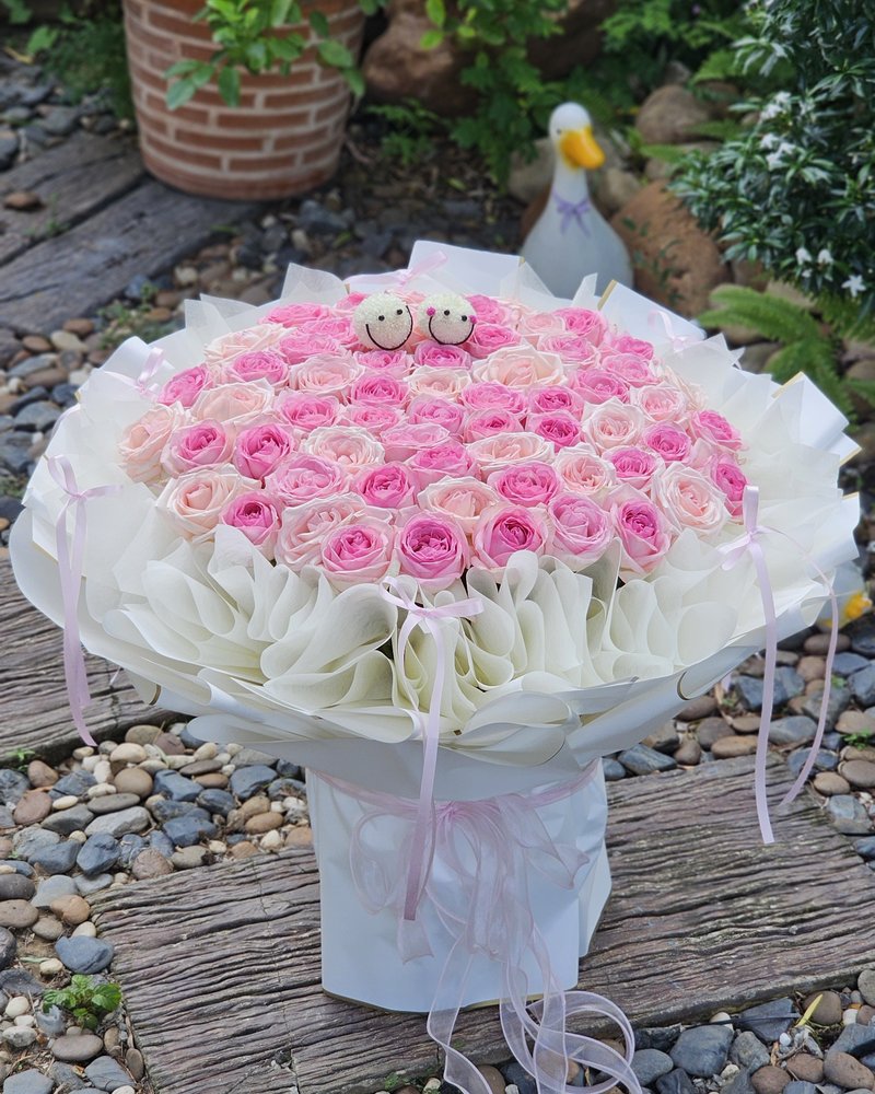 Fresh Flower Bouquets No. 82, arranged by ChorPhaka Florist