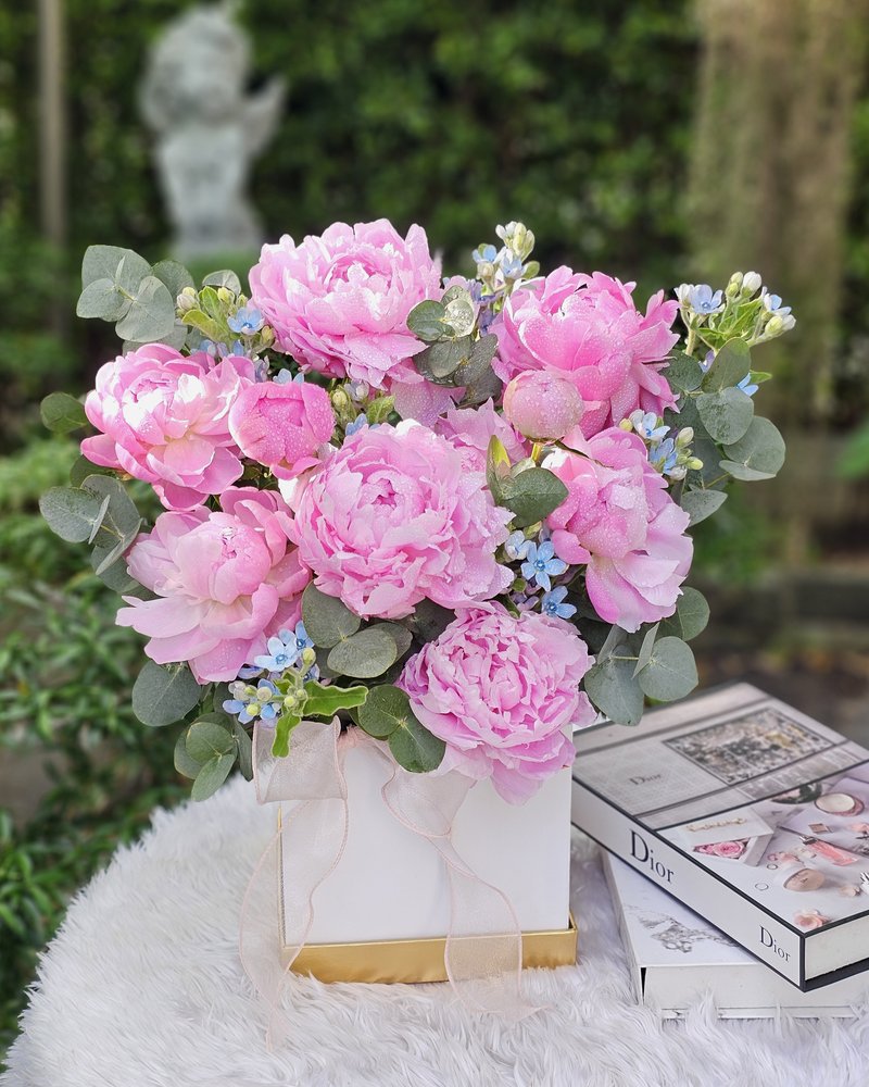 Flower Vases No. 6, arranged by ChorPhaka Florist
