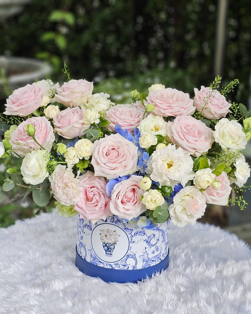 Flower Vases No. 8, arranged by ChorPhaka Florist