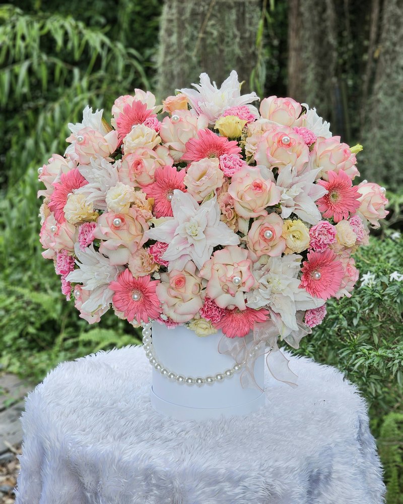 Flower Vases No. 10, arranged by ChorPhaka Florist