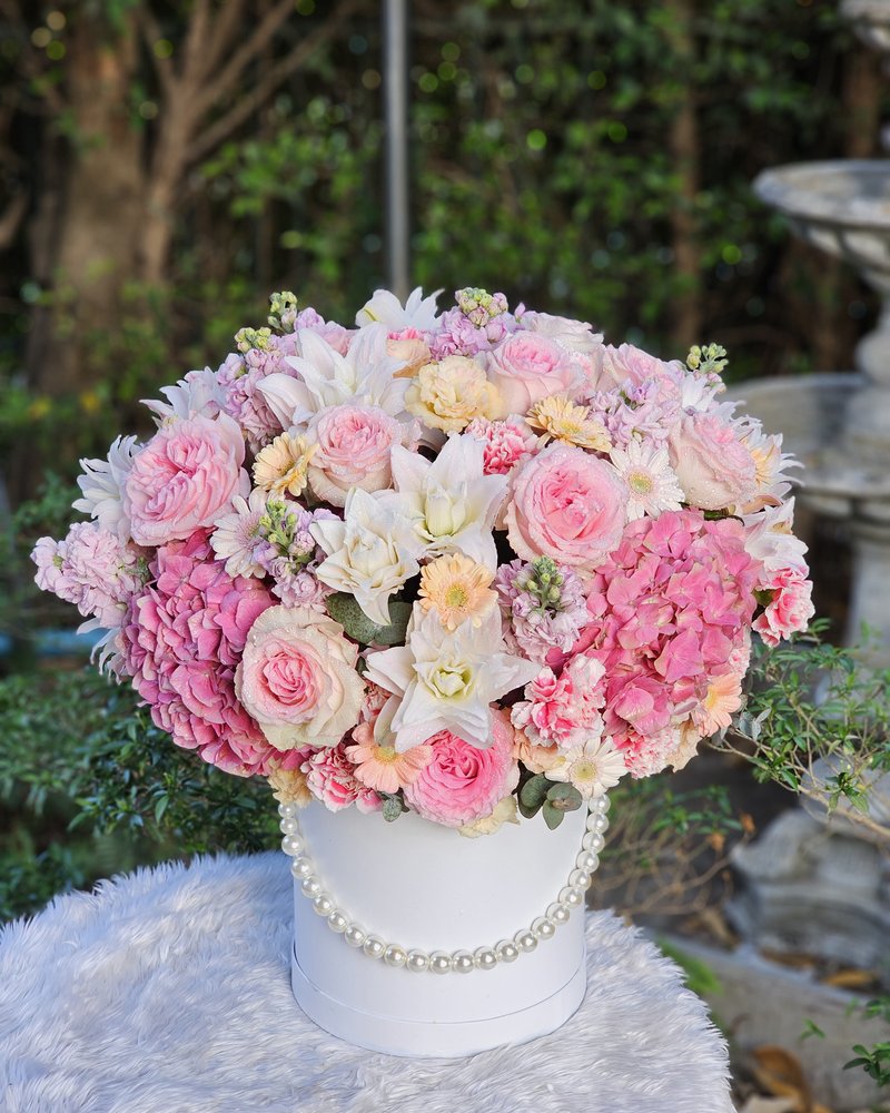 Flower Vases No. 17, arranged by ChorPhaka Florist
