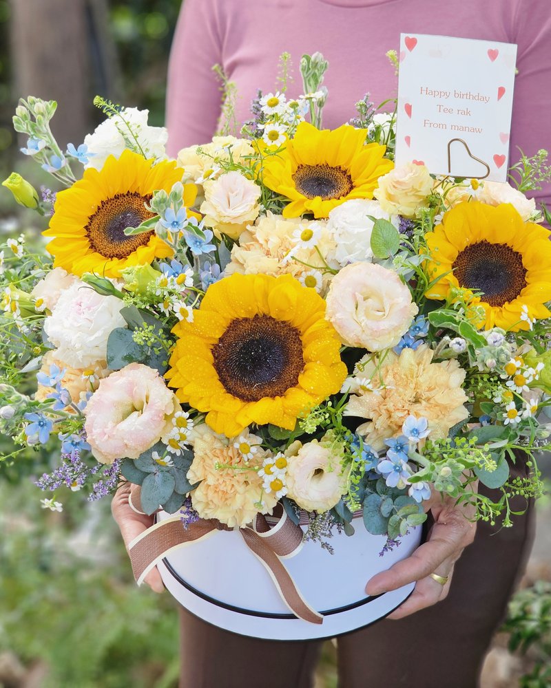 Flower Vases No. 20, arranged by ChorPhaka Florist