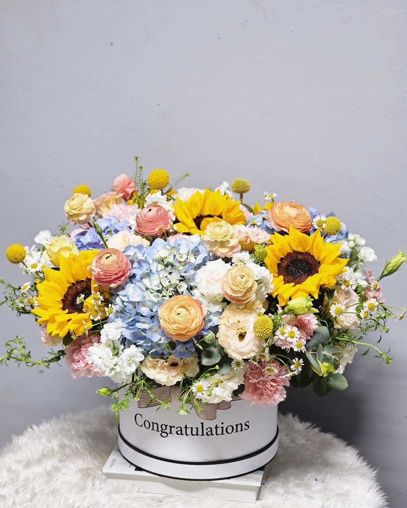 Flower Vases No. 21, arranged by ChorPhaka Florist