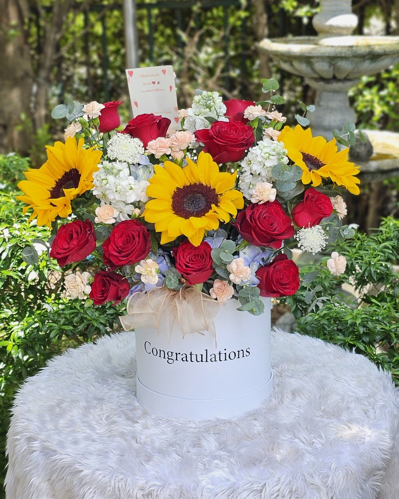 Flower Vases No. 25, arranged by ChorPhaka Florist