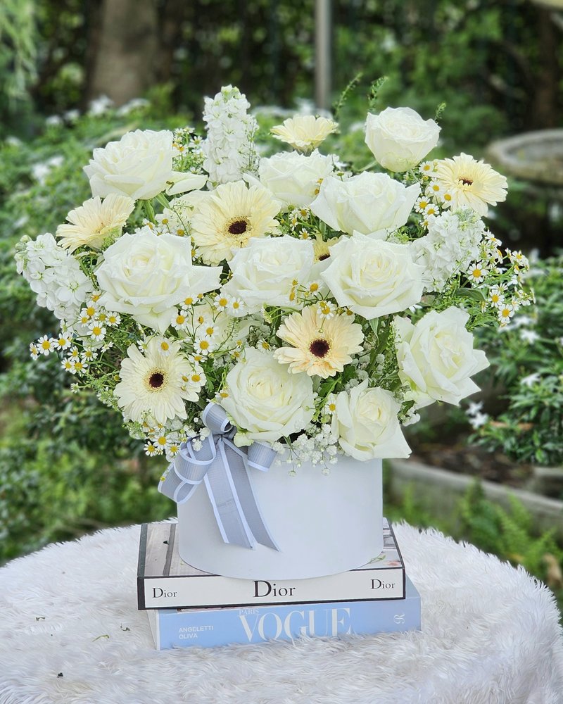 Flower Vases No. 28, arranged by ChorPhaka Florist