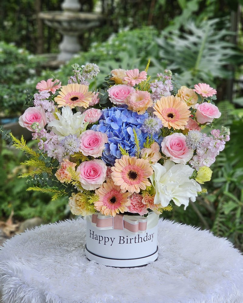Flower Vases No. 40, arranged by ChorPhaka Florist