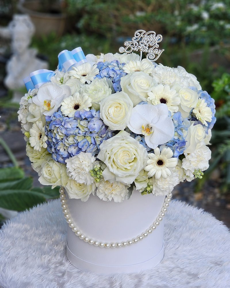 Flower Vases No. 58, arranged by ChorPhaka Florist