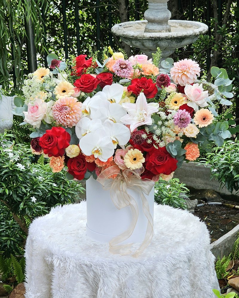 Flower Vases No. 69, arranged by ChorPhaka Florist