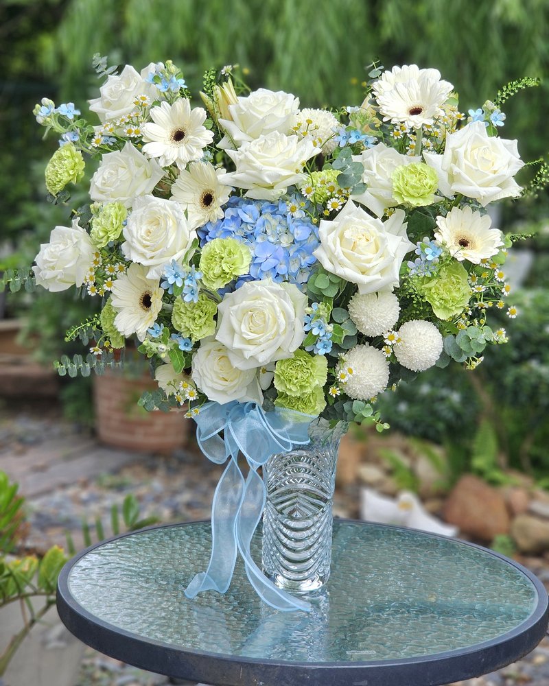 Flower Vases No. 72, arranged by ChorPhaka Florist