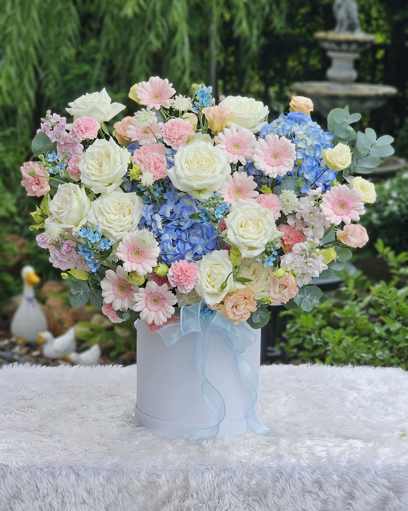 Flower Vases No. 75, arranged by ChorPhaka Florist