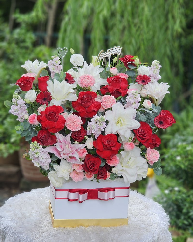 Flower Vases No. 77, arranged by ChorPhaka Florist